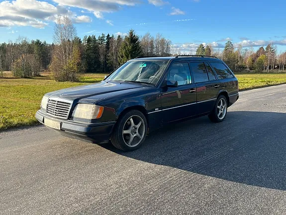 Mercedes-Benz E300 1995 photo 2