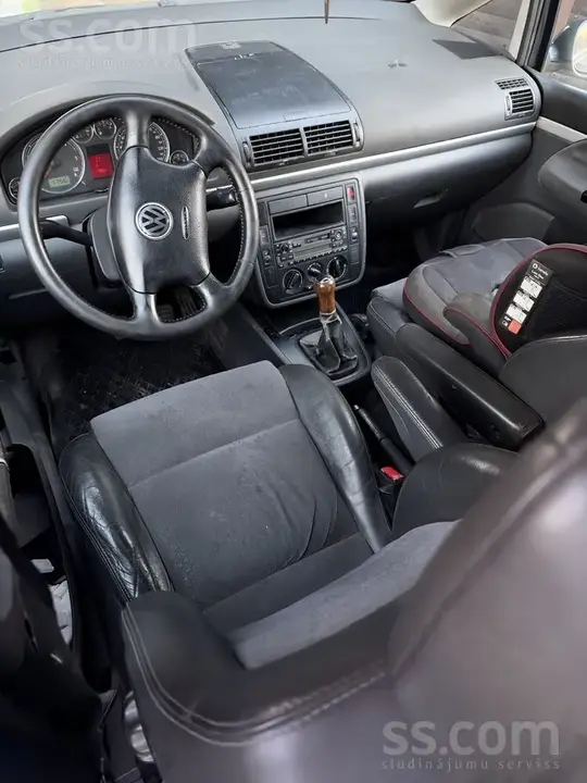 Volkswagen Sharan 2005 photo 3