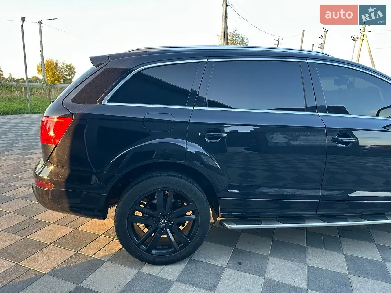 Audi Q7 2010 photo 4