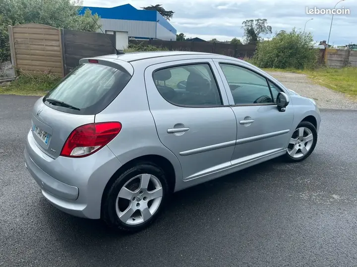 Peugeot 207 2009 photo 4