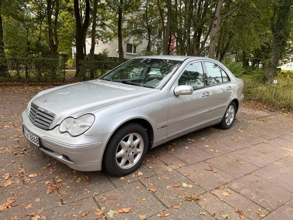 Mercedes-Benz C200