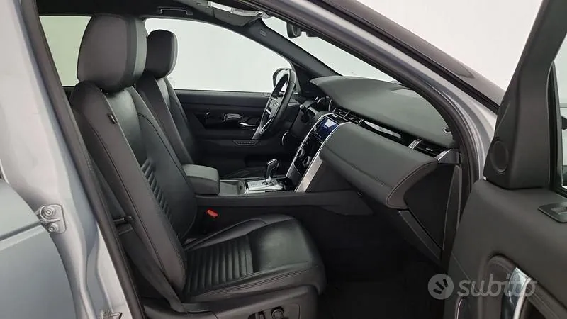 Land Rover Discovery Sport 2022 photo 3
