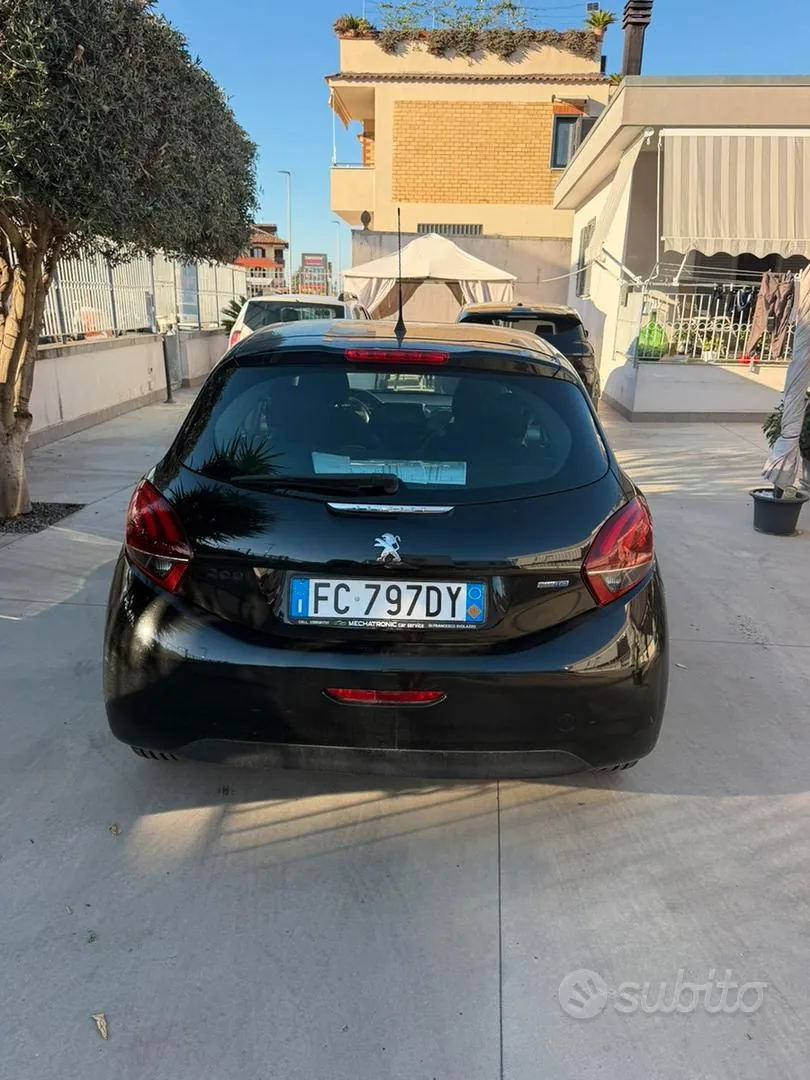 Peugeot 208 2016 photo 4