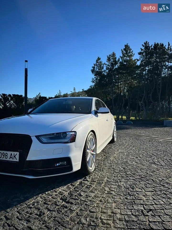 Audi A4 2015 photo 2
