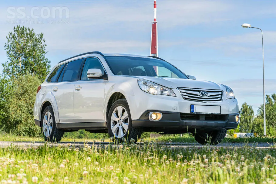 Subaru Outback 2010 photo 5