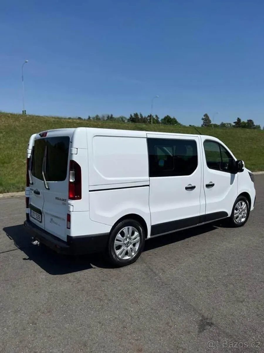 Renault Trafic 2023 photo 5