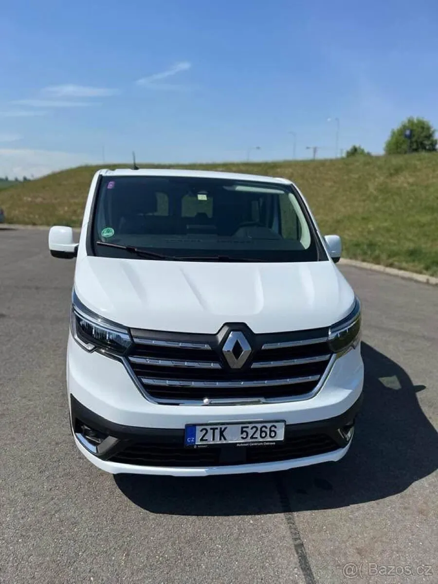 Renault Trafic 2023 photo 2