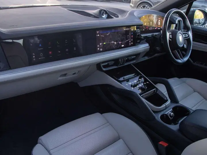 Porsche Cayenne 2023 photo 3