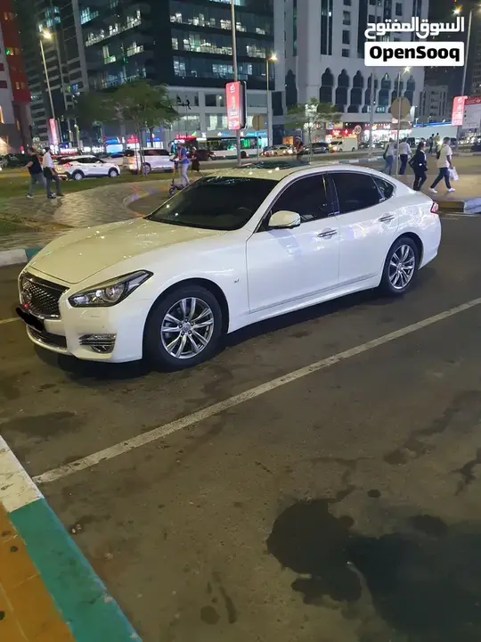 Infiniti Q70