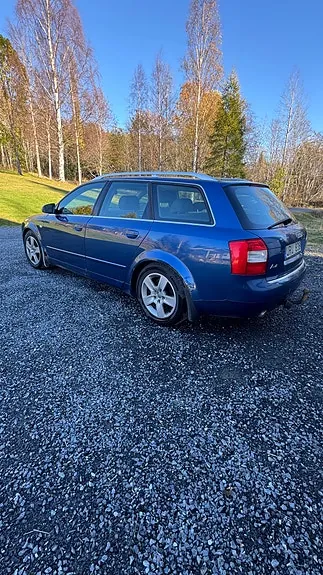 Audi A4 2004 photo 2