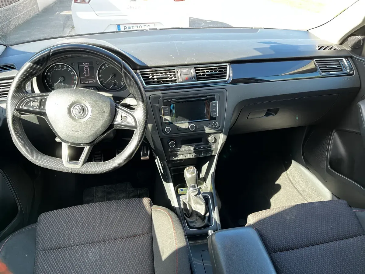 Skoda Rapid 2015 photo 2