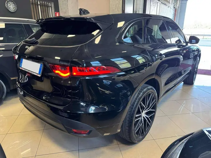 Jaguar F-Pace 2017 photo 4