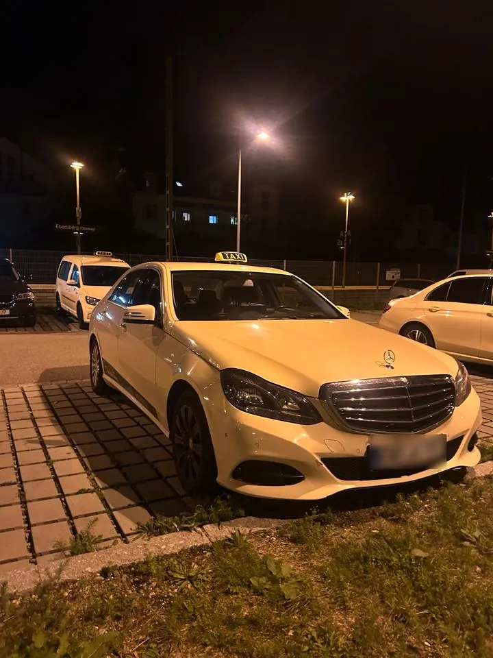 Mercedes-Benz E200