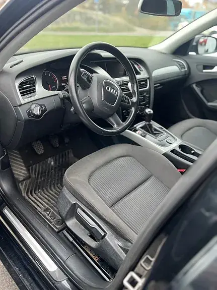 Audi A4 2011 photo 5