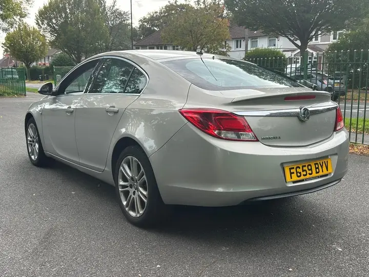 Vauxhall Insignia 2010 photo 5