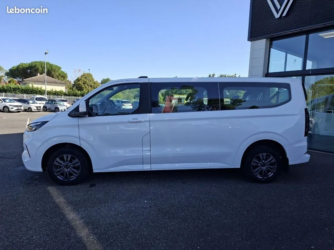 Ford Transit Tourneo Custom 2024 photo 2