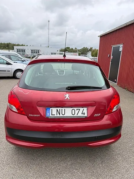 Peugeot 207 2010 photo 2