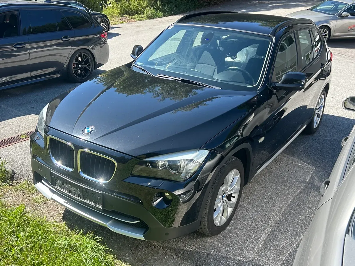 BMW Ix1 2010 photo 3