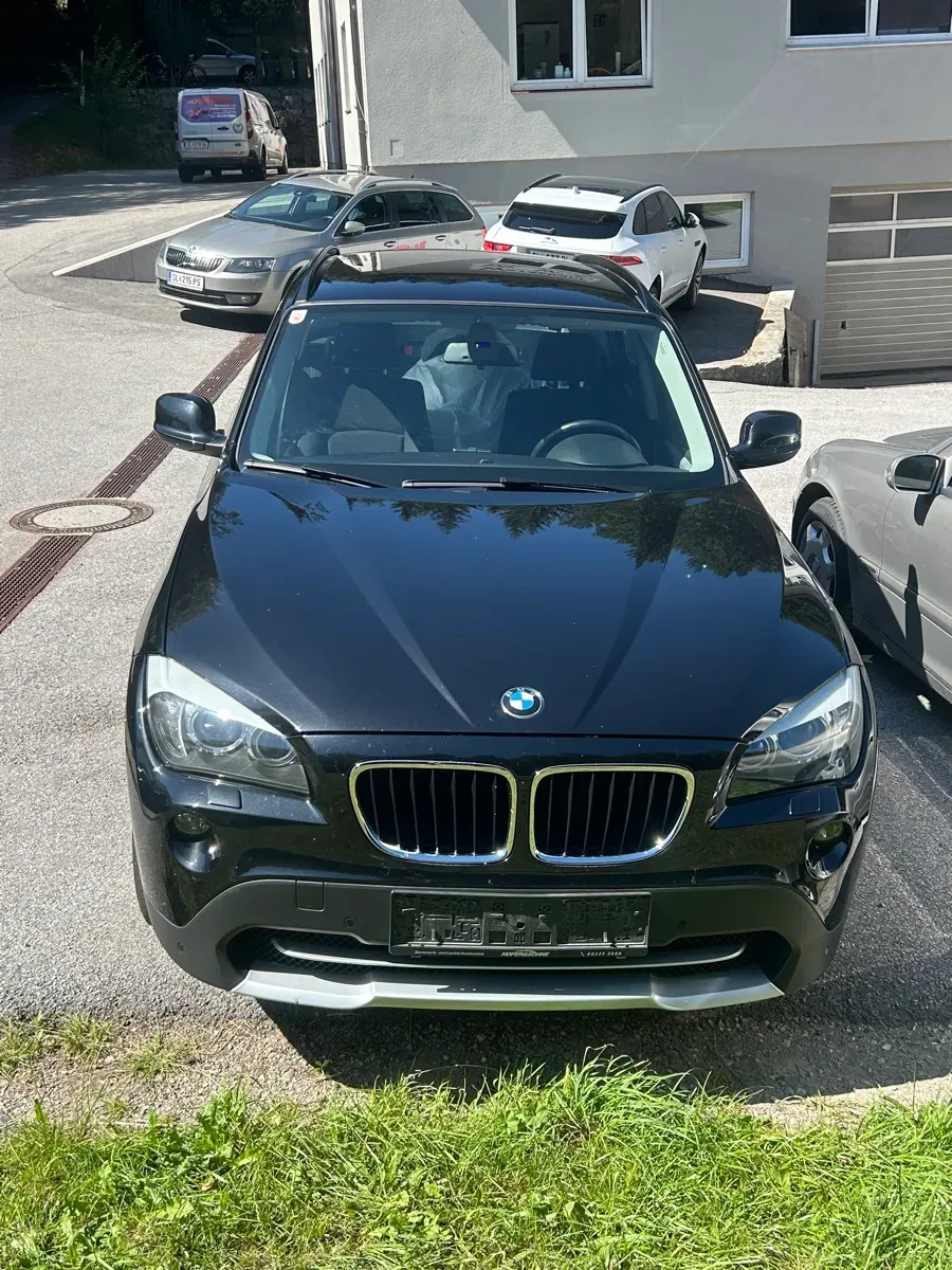 BMW Ix1 2010 photo 2