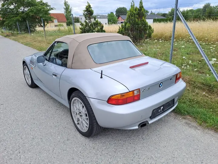 BMW Z3 1998 photo 2