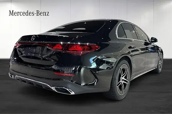 Mercedes-Benz E 300 2026 photo 4