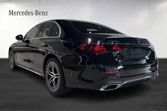Mercedes-Benz E 300 2026 photo 3