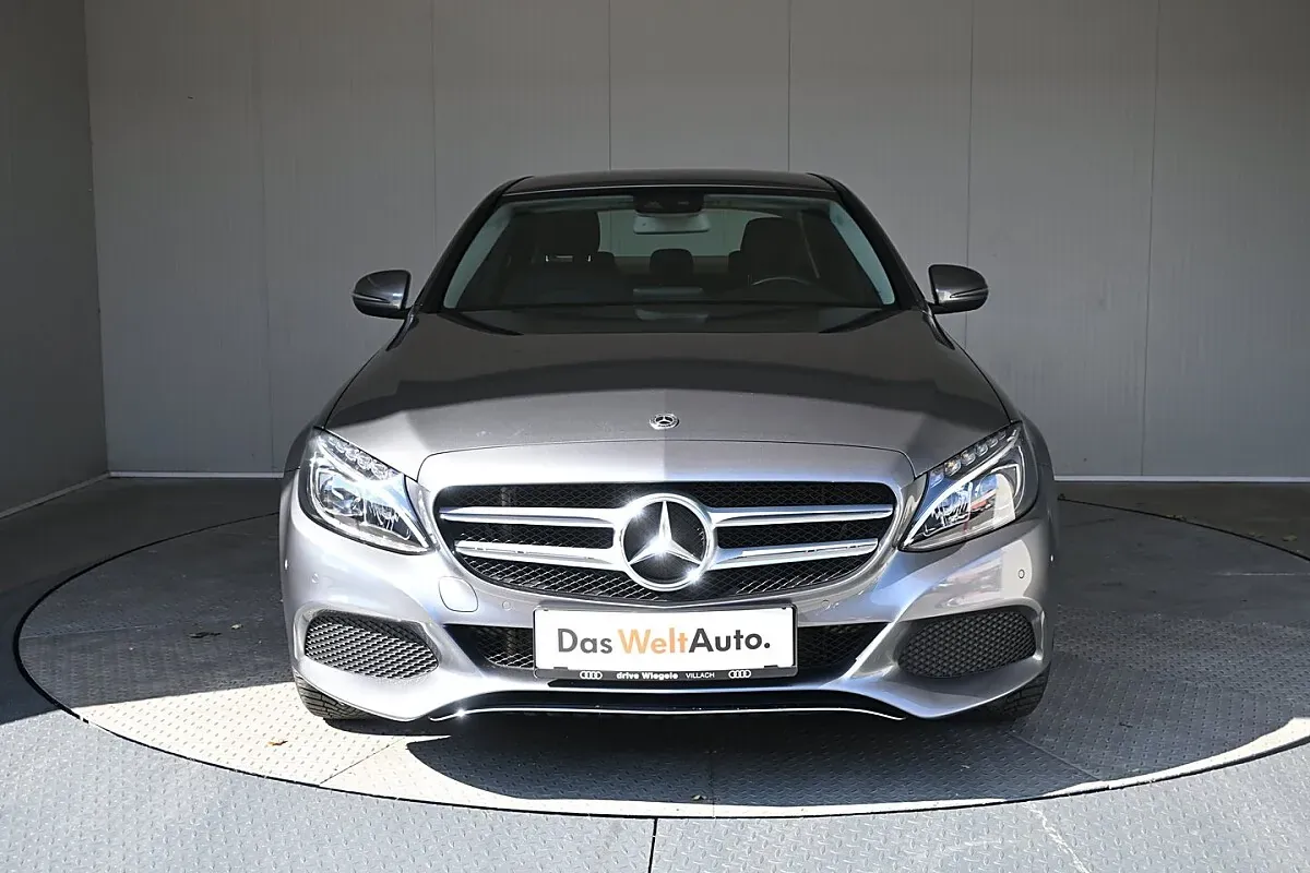 Mercedes-Benz C-Class 2019 photo 2