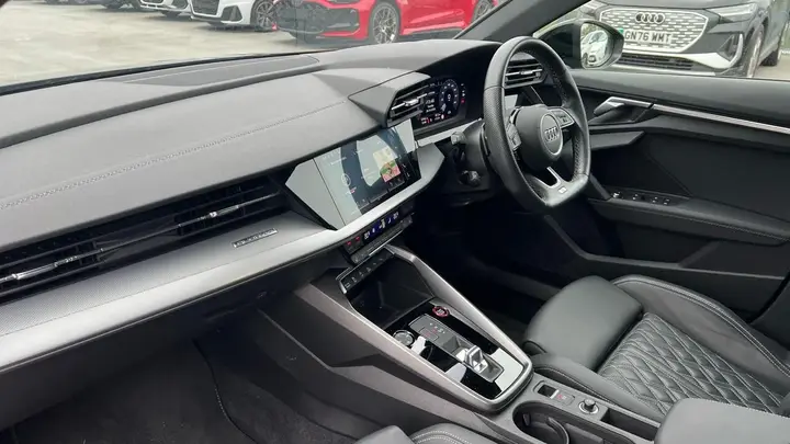 Audi S3 2023 photo 2