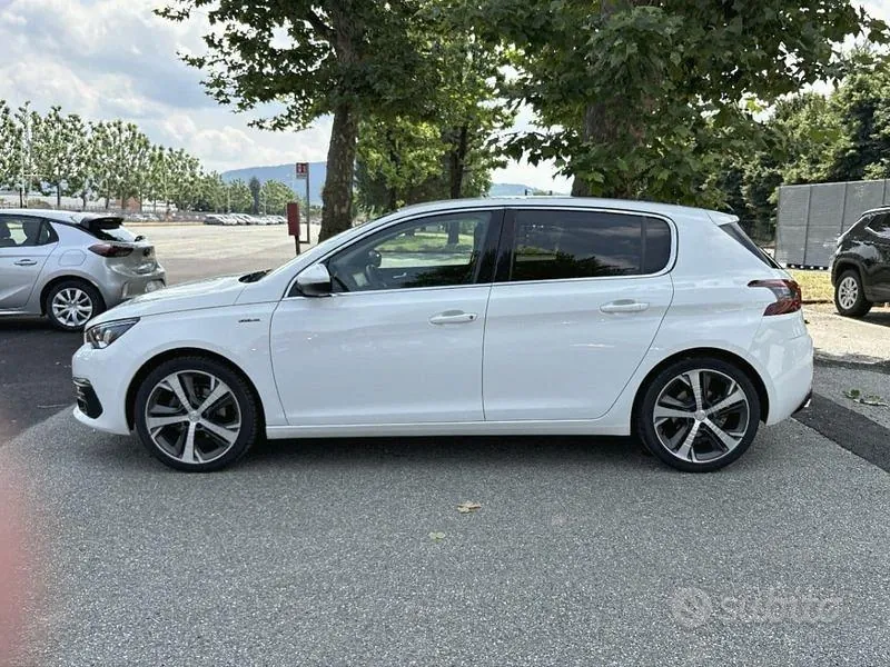 Peugeot 308 2018 photo 2