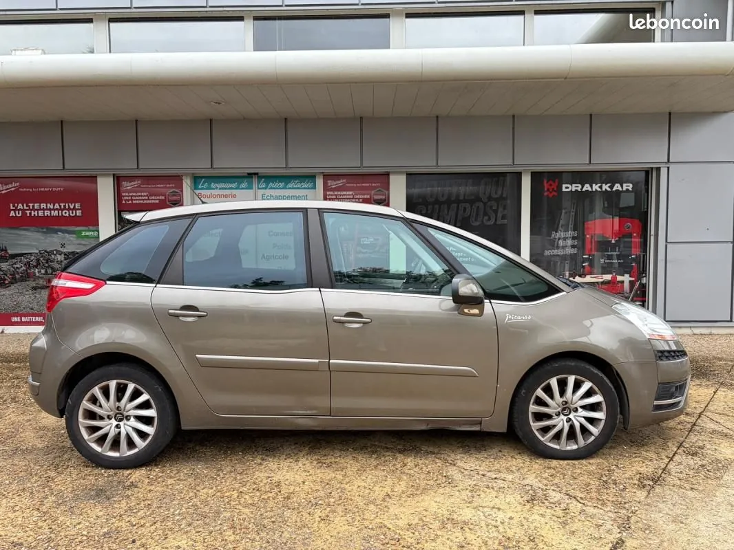 Citroen C4 Picasso 2010 photo 4