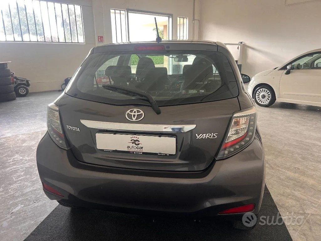 Toyota Yaris 2014 photo 4