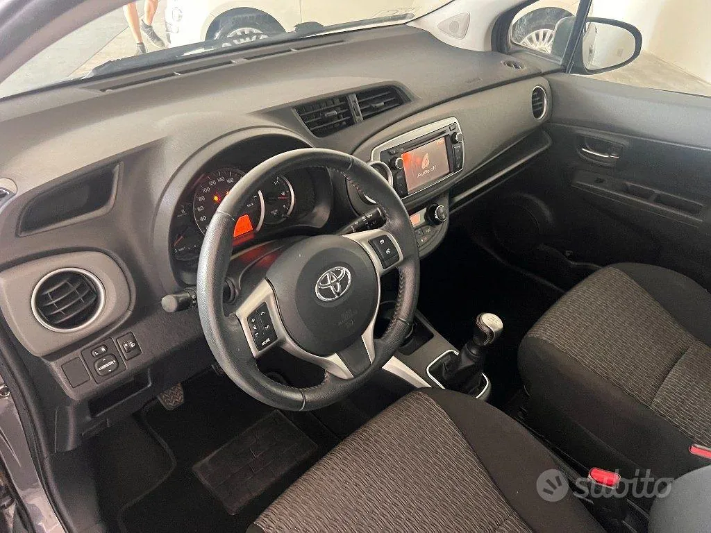 Toyota Yaris 2014 photo 5