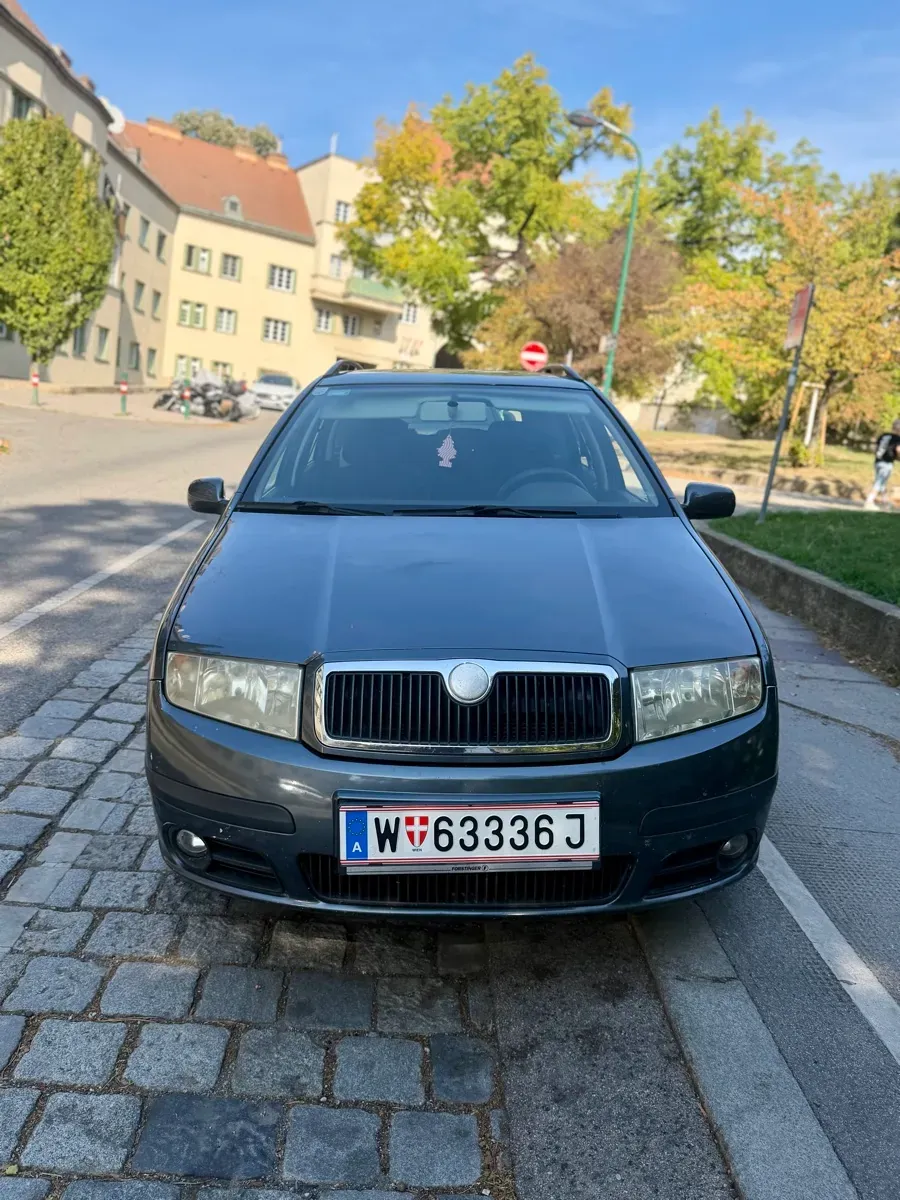 Skoda Fabia 2007 photo 2