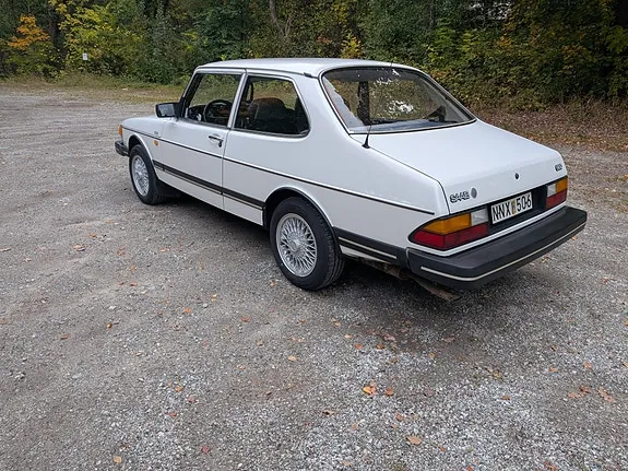 Saab 900 1988 photo 4