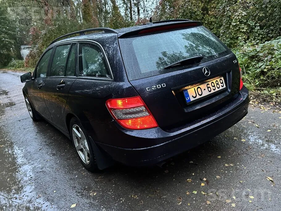 Mercedes-Benz C200 2010 photo 3