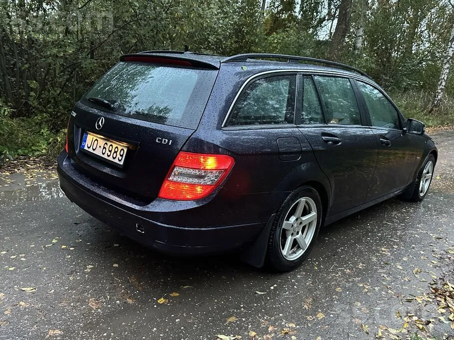 Mercedes-Benz C200 2010 photo 4