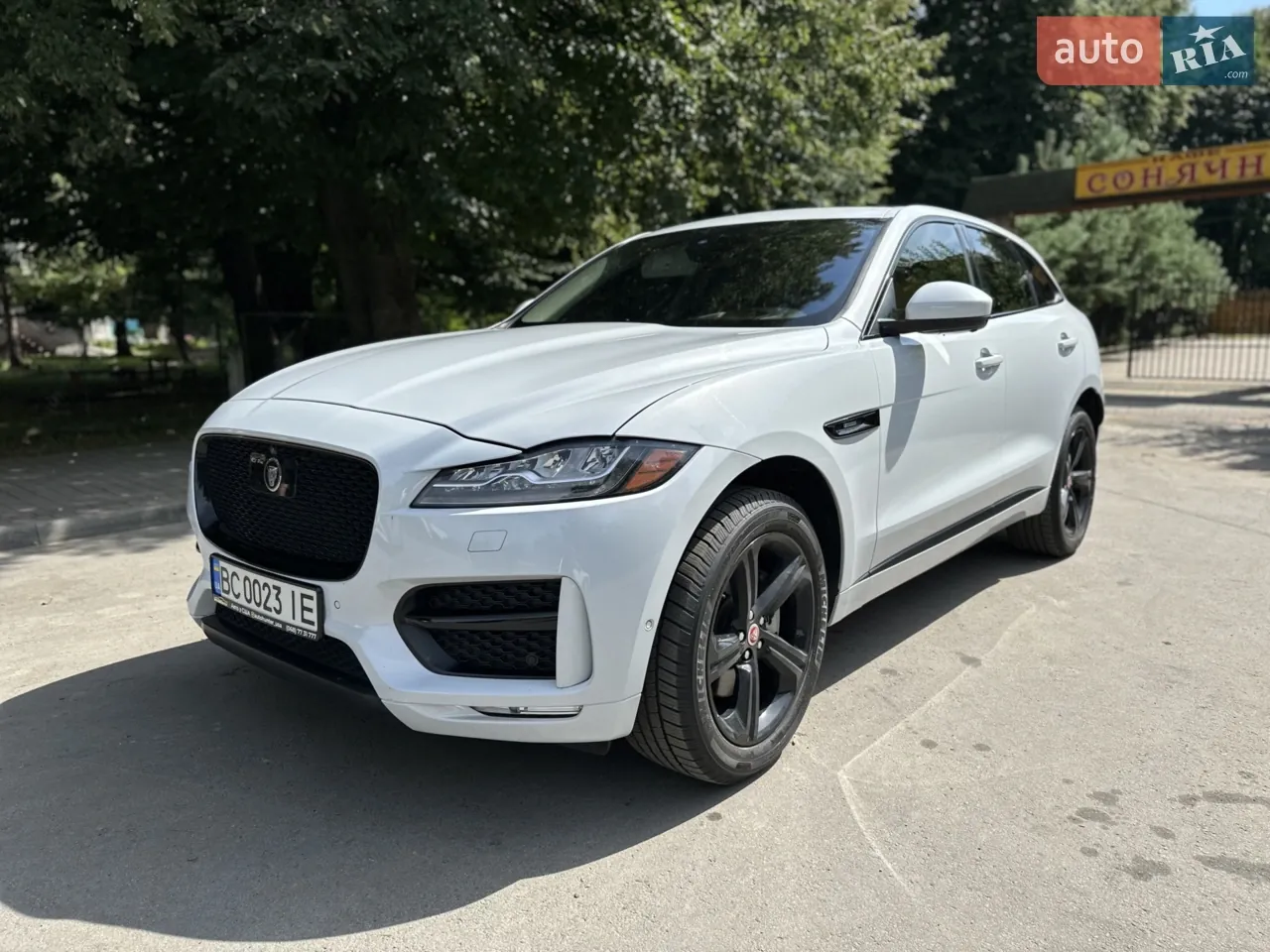 Jaguar F-Pace 2016 photo 3