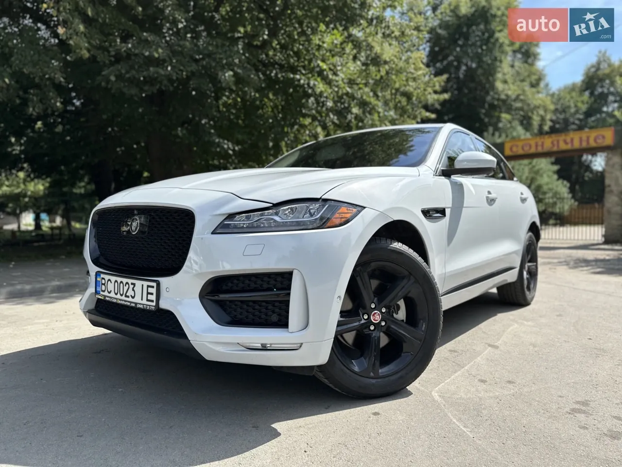Jaguar F-Pace 2016 photo 4