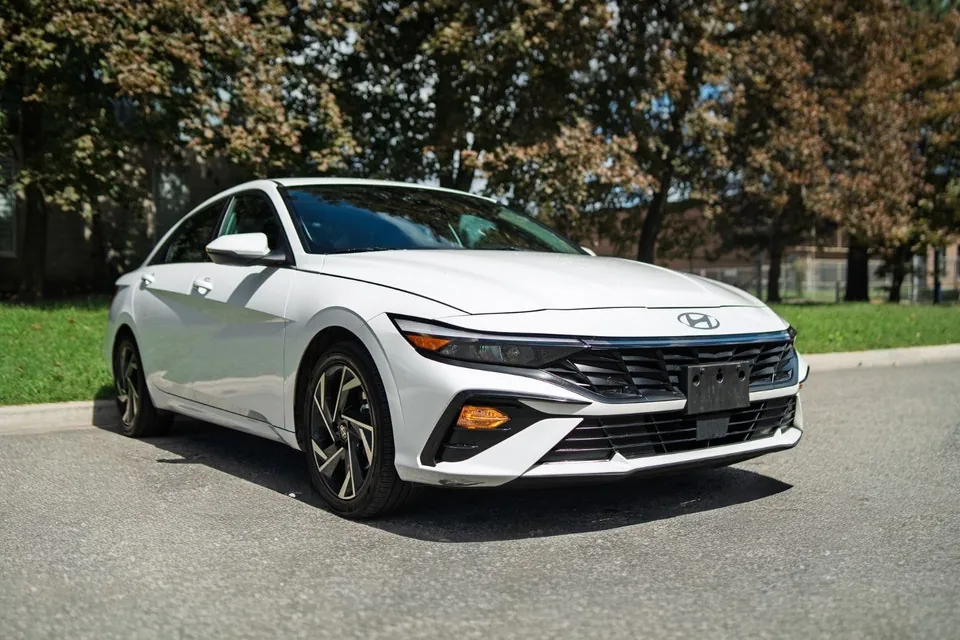 Hyundai Elantra 2024 photo 3