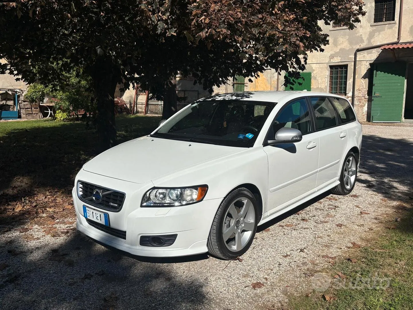 Volvo V50 2010 photo 3