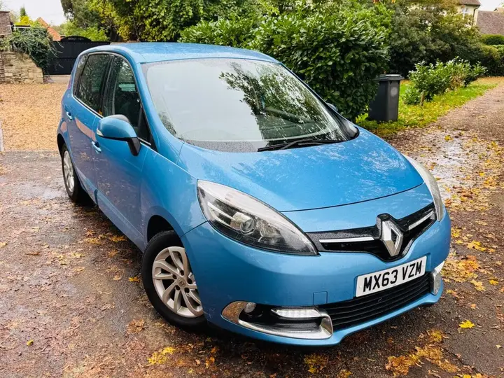 Renault Scenic 2013 photo 2