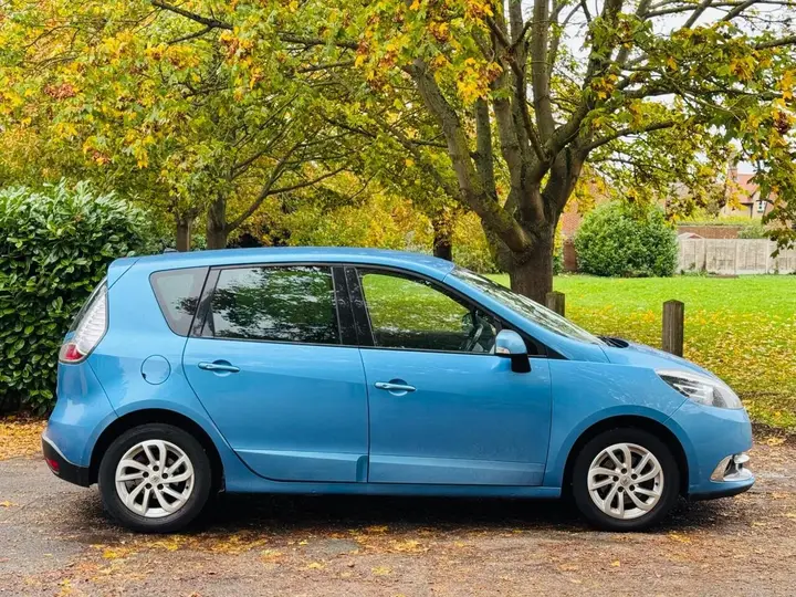 Renault Scenic 2013 photo 3