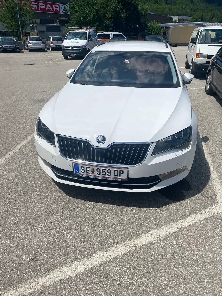 Skoda Superb 2016 photo 2