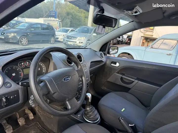 Ford Fiesta 2006 photo 3