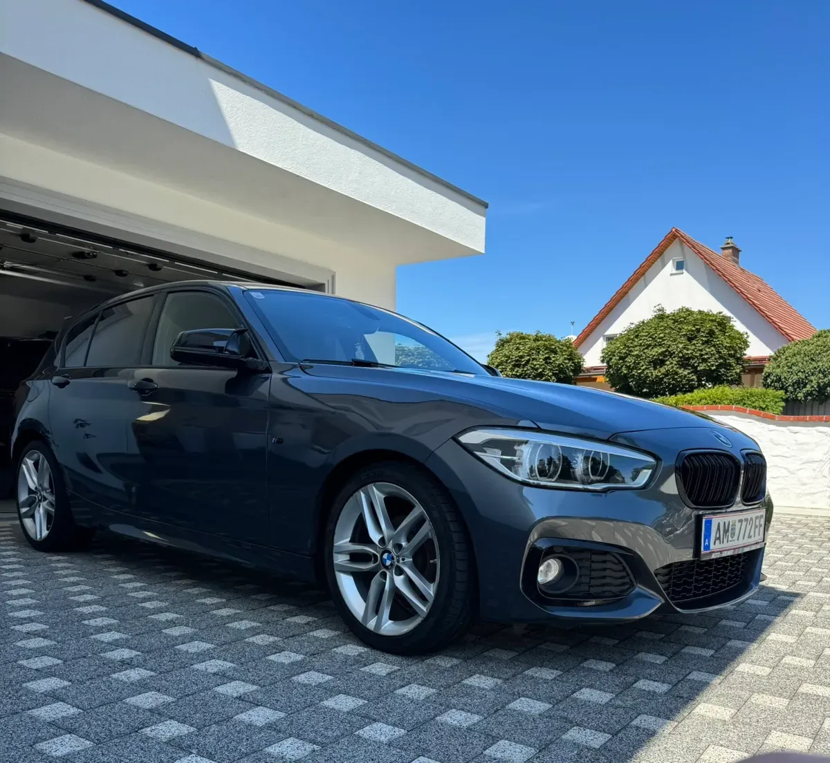 BMW 1 Series 2016 photo 2