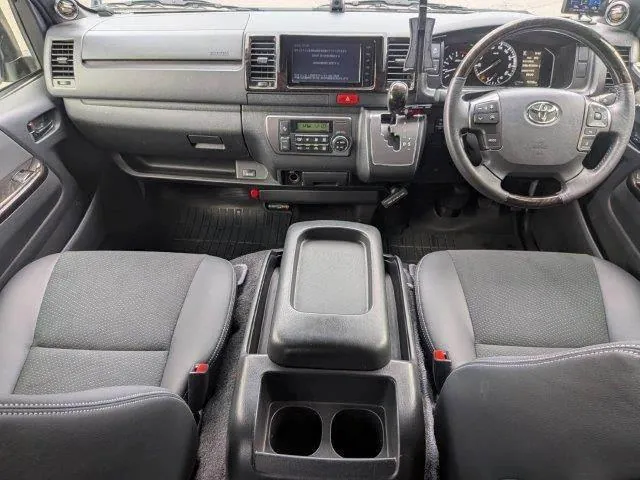 Toyota Hiace 2020 photo 3