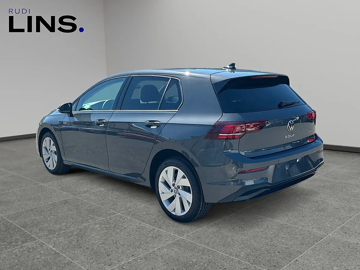 Volkswagen Golf 2026 photo 3