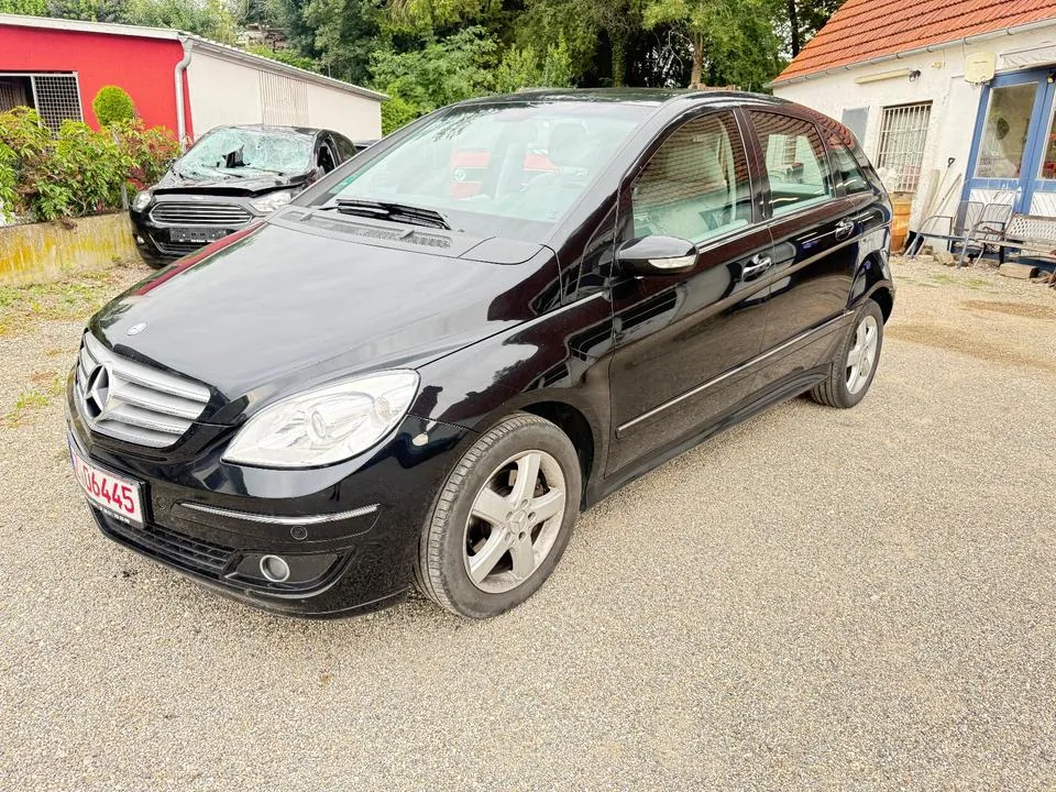 Mercedes-Benz B200