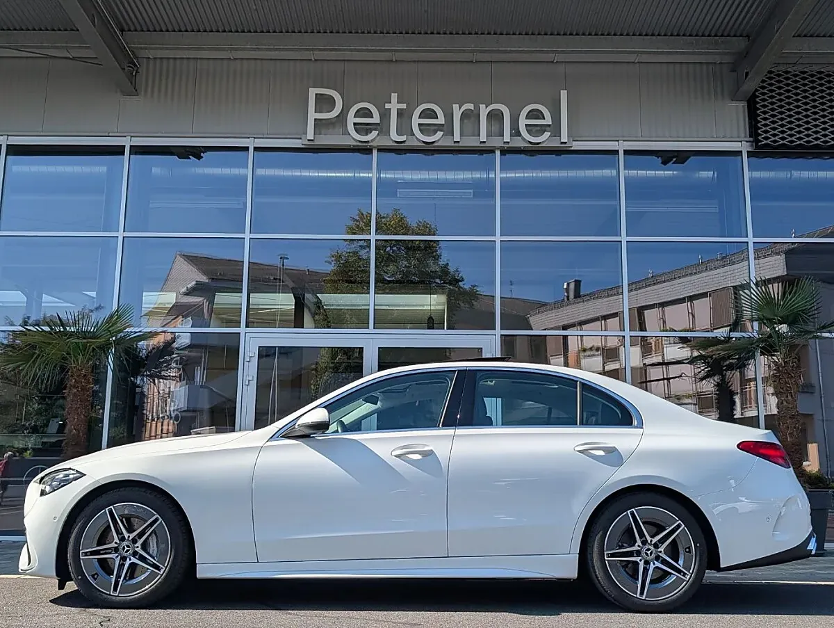 Mercedes-Benz C-Class 2025 photo 3