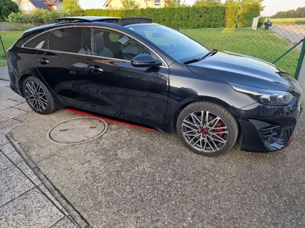 Kia Proceed